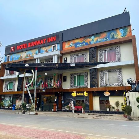 Hotel Runway Inn Pura Raghunath Exterior photo