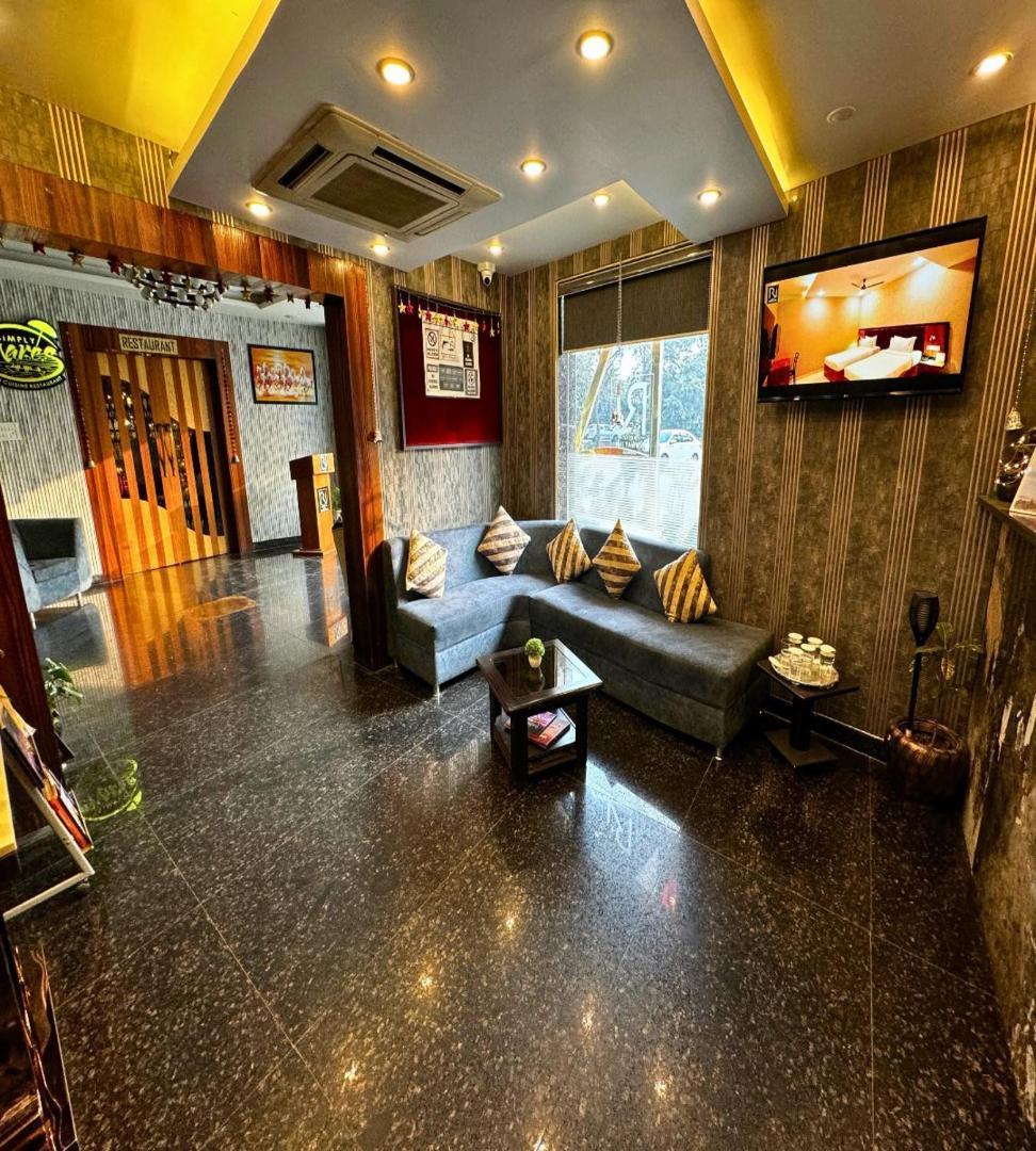 Hotel Runway Inn Pura Raghunath Exterior photo