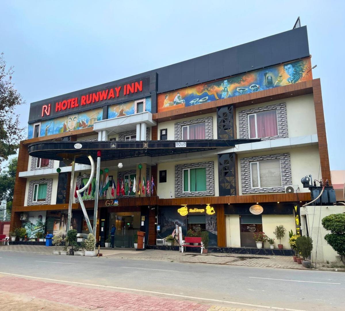 Hotel Runway Inn Pura Raghunath Exterior photo