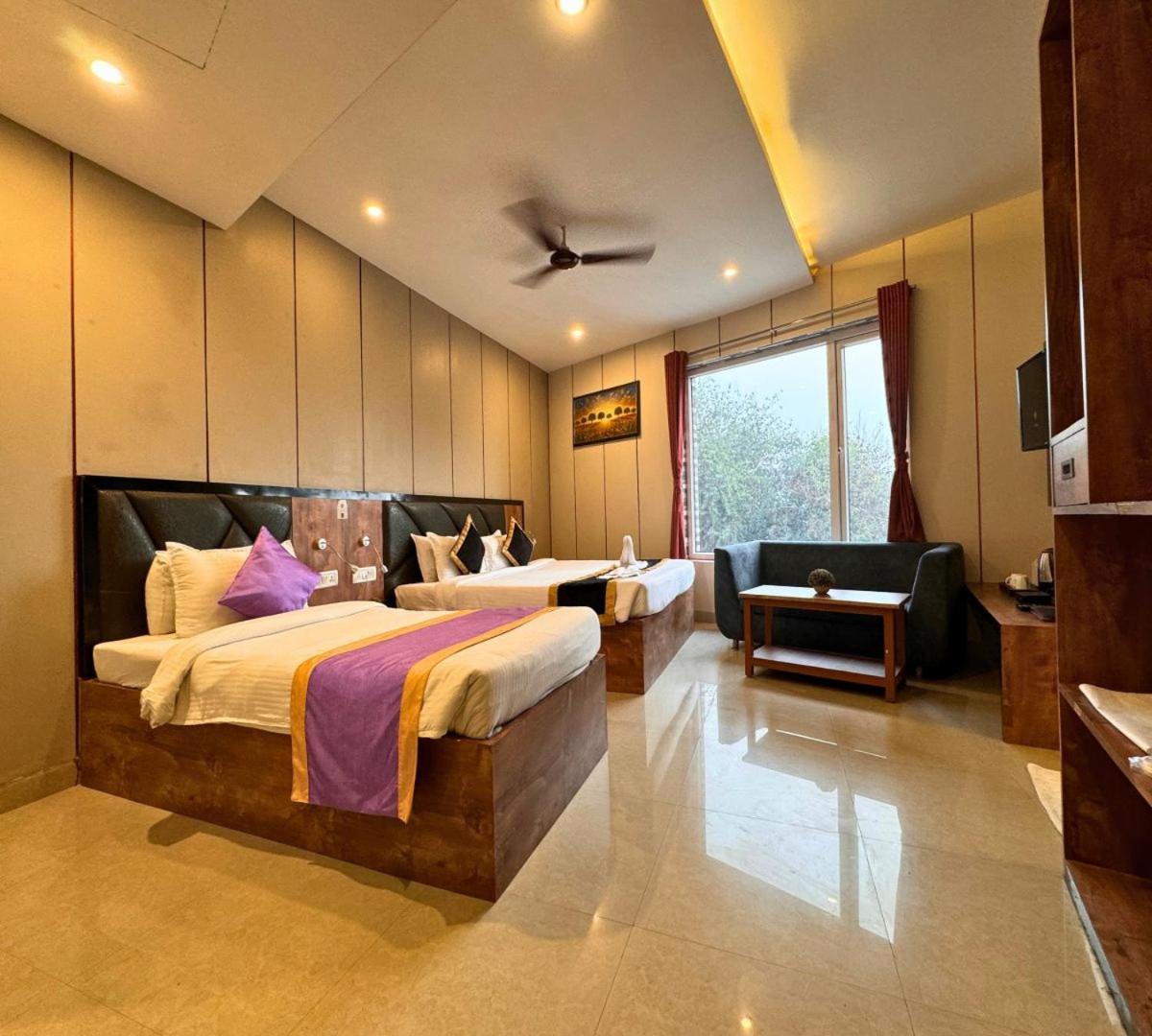 Hotel Runway Inn Pura Raghunath Exterior photo