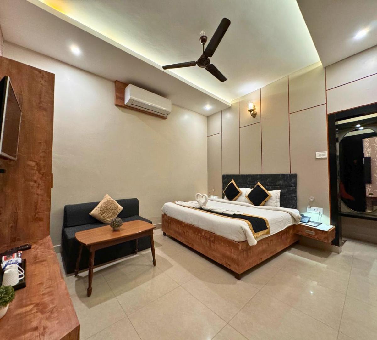 Hotel Runway Inn Pura Raghunath Exterior photo